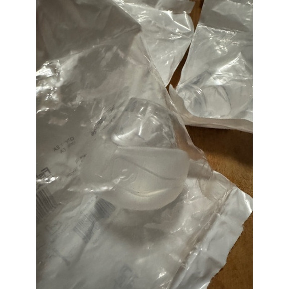 Fisher & Paykel 400HC126 F&P Eson Nasal Seal Cushion Small- Lot of 6- New - Picture 6 of 6